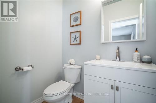 39 Pebble Valley Avenue, Hamilton, ON - Indoor Photo Showing Bathroom