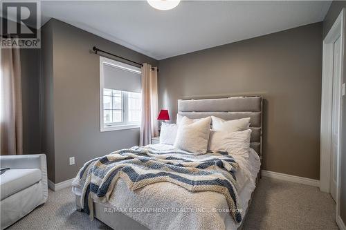 39 Pebble Valley Avenue, Hamilton, ON - Indoor Photo Showing Bedroom