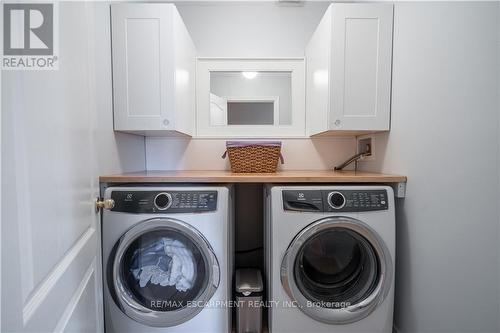 39 Pebble Valley Avenue, Hamilton, ON - Indoor Photo Showing Laundry Room