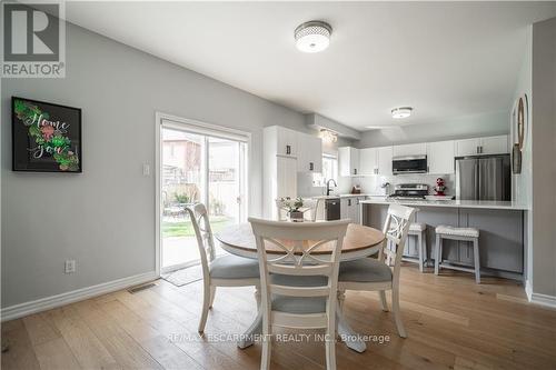 39 Pebble Valley Avenue, Hamilton, ON - Indoor Photo Showing Dining Room