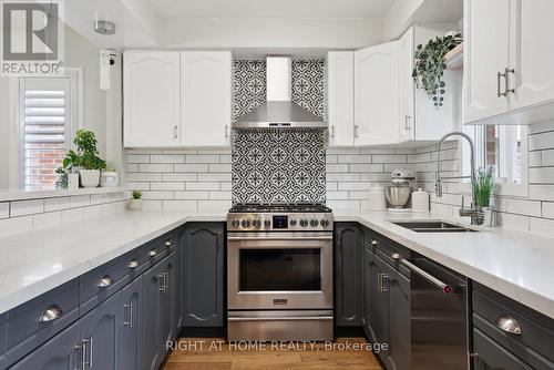 1071 Longbow Drive, Pickering, ON - Indoor Photo Showing Kitchen With Double Sink With Upgraded Kitchen