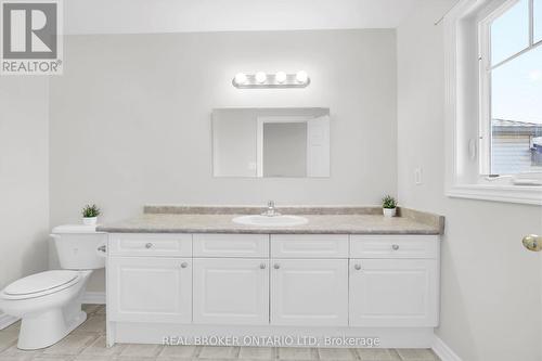 3262 Maidstone Lane, London, ON - Indoor Photo Showing Bathroom