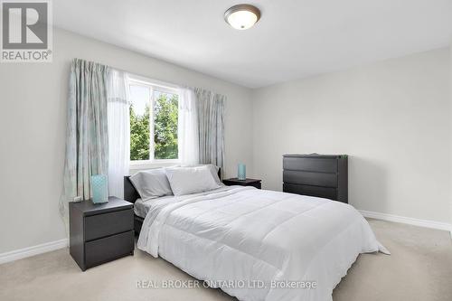 3262 Maidstone Lane, London, ON - Indoor Photo Showing Bedroom