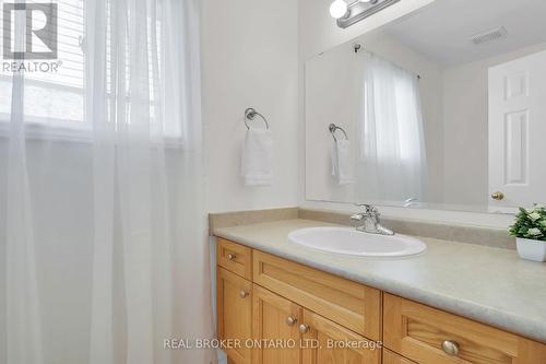 3262 Maidstone Lane, London, ON - Indoor Photo Showing Bathroom