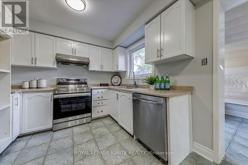 10 Remion Crescent, Uxbridge, ON - Indoor Photo Showing Kitchen