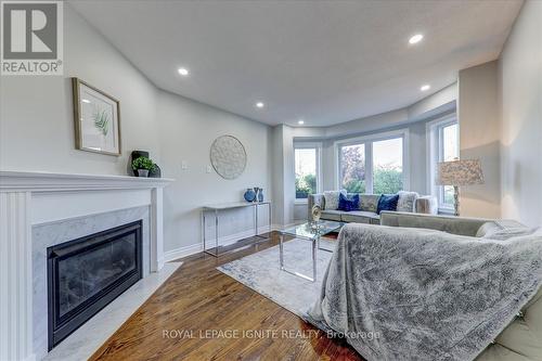 10 Remion Crescent, Uxbridge, ON - Indoor Photo Showing Living Room With Fireplace