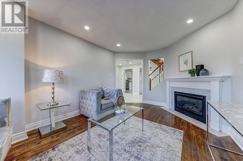 10 Remion Crescent, Uxbridge, ON - Indoor Photo Showing Living Room With Fireplace