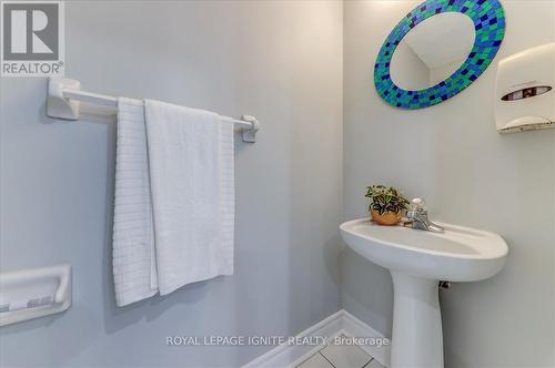 10 Remion Crescent, Uxbridge, ON - Indoor Photo Showing Bathroom