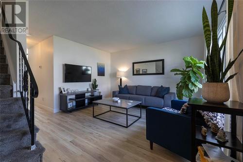 847 Ross Avenue Unit# 5, Sarnia, ON - Indoor Photo Showing Living Room