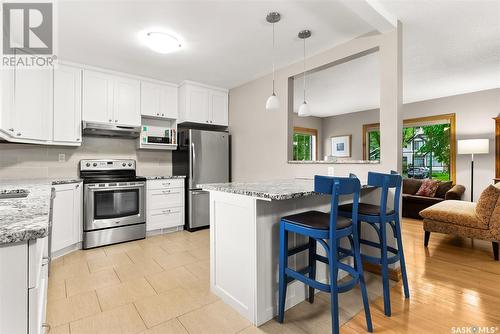 2834 Regina Avenue, Regina, SK - Indoor Photo Showing Kitchen With Stainless Steel Kitchen