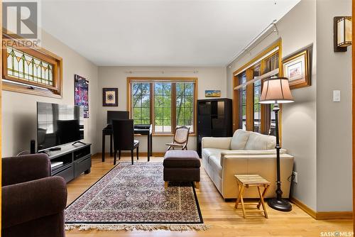 2834 Regina Avenue, Regina, SK - Indoor Photo Showing Living Room