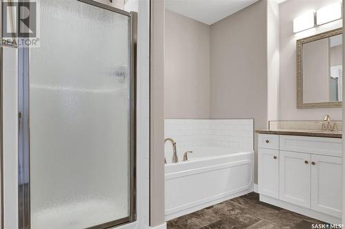 4826 E Green Apple Drive, Regina, SK - Indoor Photo Showing Bathroom