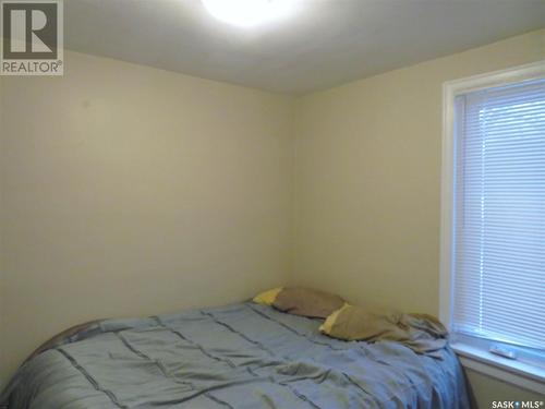 524 & 526 4Th Avenue N, Saskatoon, SK - Indoor Photo Showing Bedroom