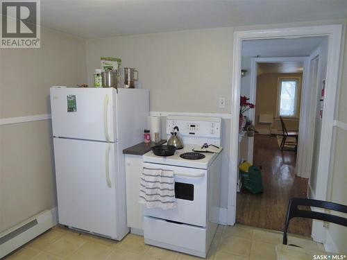 524 & 526 4Th Avenue N, Saskatoon, SK - Indoor Photo Showing Kitchen