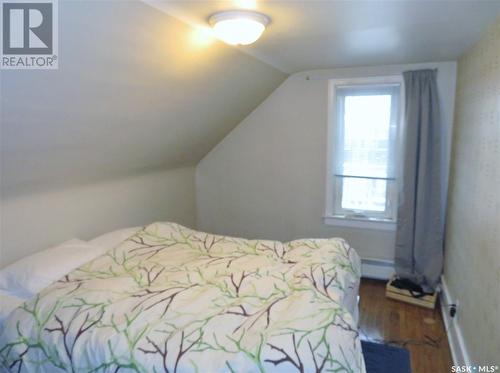 524 & 526 4Th Avenue N, Saskatoon, SK - Indoor Photo Showing Bedroom