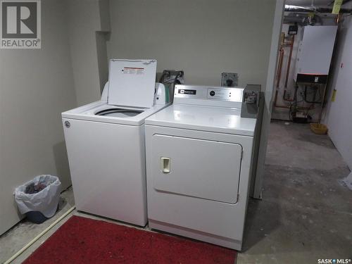 524 & 526 4Th Avenue N, Saskatoon, SK - Indoor Photo Showing Laundry Room