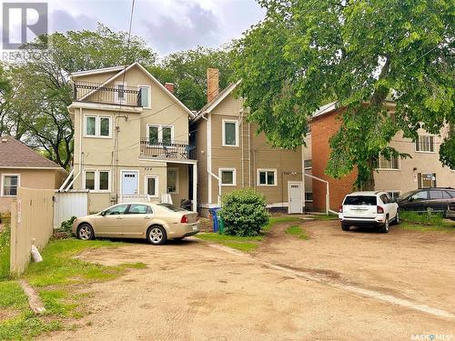 524 & 526 4Th Avenue N, Saskatoon, SK - Outdoor