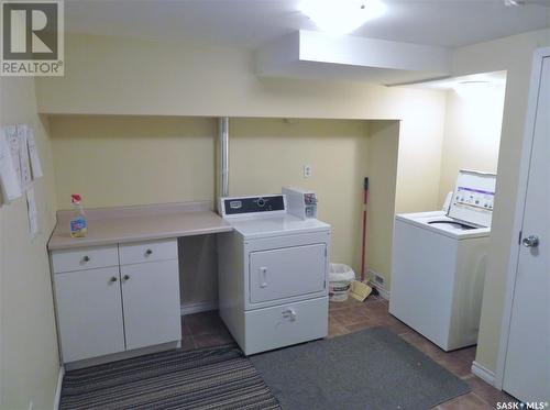 524 & 526 4Th Avenue N, Saskatoon, SK - Indoor Photo Showing Laundry Room