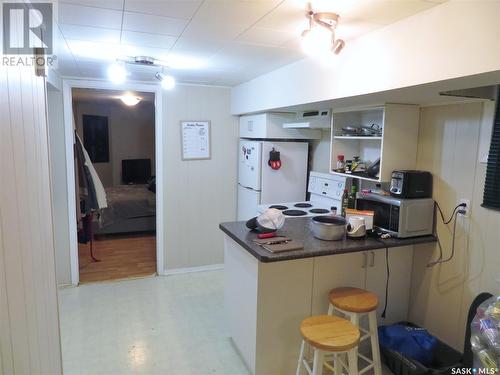 526 4Th Avenue N, Saskatoon, SK - Indoor Photo Showing Kitchen