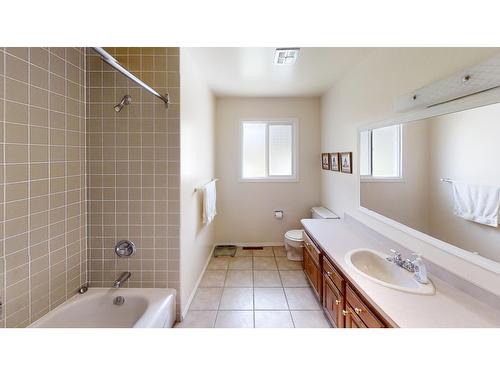 910 Gilker Street, Nelson, BC - Indoor Photo Showing Bathroom