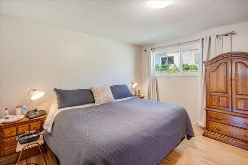 910 Gilker Street, Nelson, BC - Indoor Photo Showing Bedroom