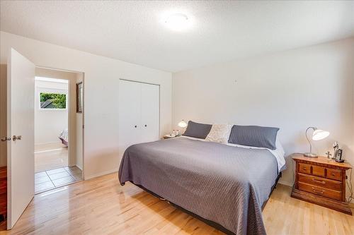 910 Gilker Street, Nelson, BC - Indoor Photo Showing Bedroom