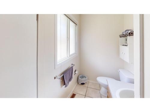 910 Gilker Street, Nelson, BC - Indoor Photo Showing Bathroom