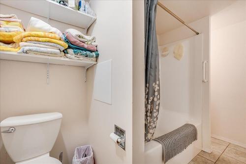 910 Gilker Street, Nelson, BC - Indoor Photo Showing Bathroom