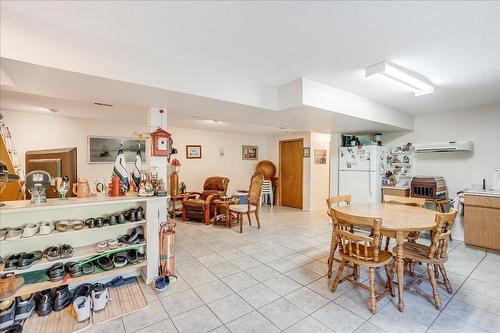 910 Gilker Street, Nelson, BC - Indoor Photo Showing Dining Room