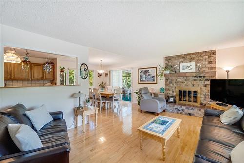 910 Gilker Street, Nelson, BC - Indoor Photo Showing Living Room With Fireplace