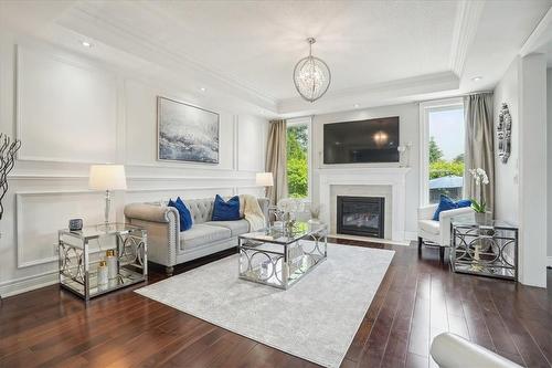 8 Felicia Court, Hamilton, ON - Indoor Photo Showing Living Room With Fireplace