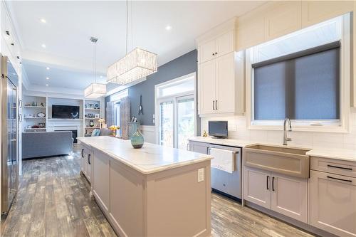 Del Piore Kitchen Tall Cabinets - 36 Kingspoint Circle, Stoney Creek, ON - Indoor Photo Showing Kitchen