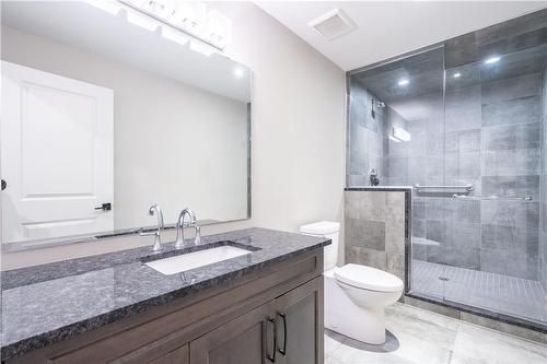 Lower Level Full Bathroom - 36 Kingspoint Circle, Stoney Creek, ON - Indoor Photo Showing Bathroom