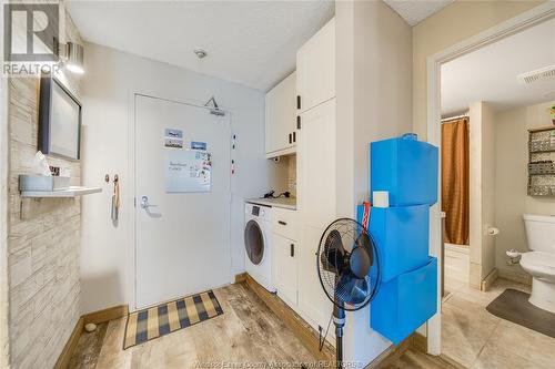 9099 Riverside Drive East Unit# 913, Windsor, ON - Indoor Photo Showing Laundry Room