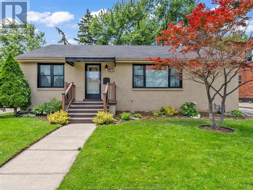 915 Villaire, Windsor, ON - Outdoor With Facade