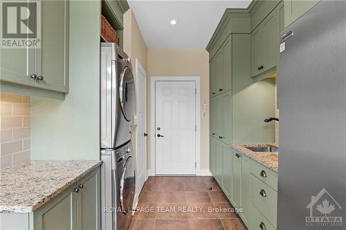 1095 Island View Drive, Ottawa, ON - Indoor Photo Showing Laundry Room