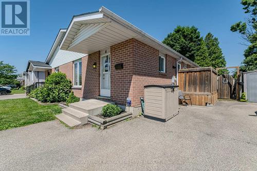 8 Ivy Crescent, Brant, ON - Outdoor