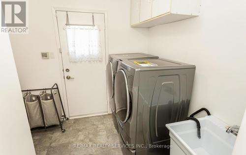 470 Burnett Avenue E, Cambridge, ON - Indoor Photo Showing Laundry Room