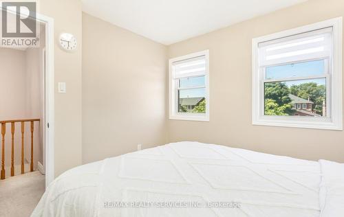 470 Burnett Avenue E, Cambridge, ON - Indoor Photo Showing Bedroom