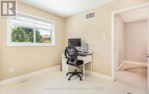 470 Burnett Avenue E, Cambridge, ON - Indoor Photo Showing Office