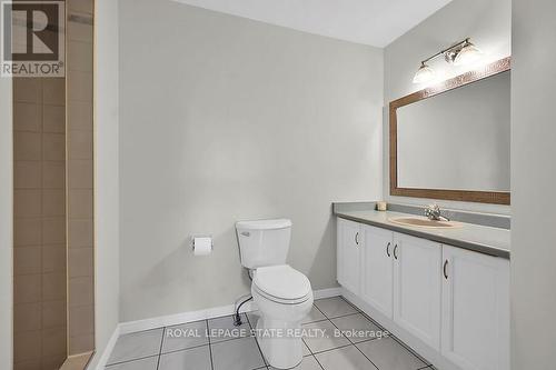 143 Terni Boulevard, Hamilton, ON - Indoor Photo Showing Bathroom