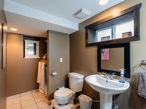 917 Nicola Street, Kamloops, BC - Indoor Photo Showing Bathroom