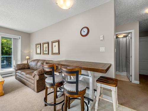 205-1340 Henry Rd, Courtenay, BC - Indoor