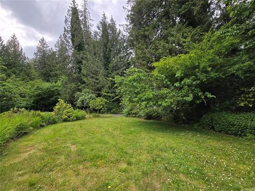 8401 Lawrence Rd, Central Saanich, BC 