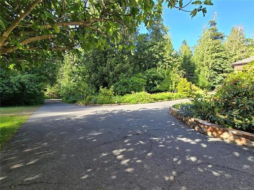 8401 Lawrence Rd, Central Saanich, BC 