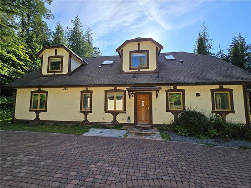 8401 Lawrence Rd, Central Saanich, BC 