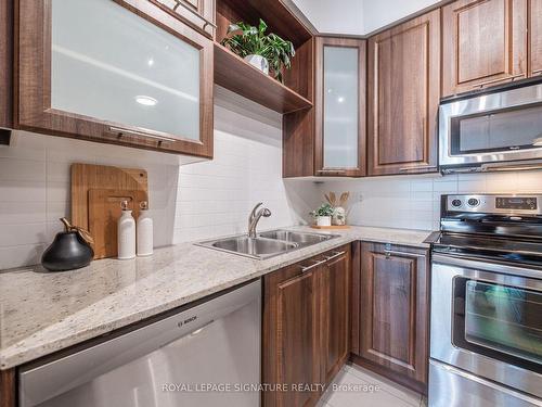 608-500 Sherbourne St, Toronto, ON - Indoor Photo Showing Kitchen With Stainless Steel Kitchen With Double Sink With Upgraded Kitchen