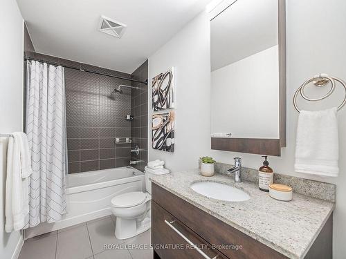 608-500 Sherbourne St, Toronto, ON - Indoor Photo Showing Bathroom