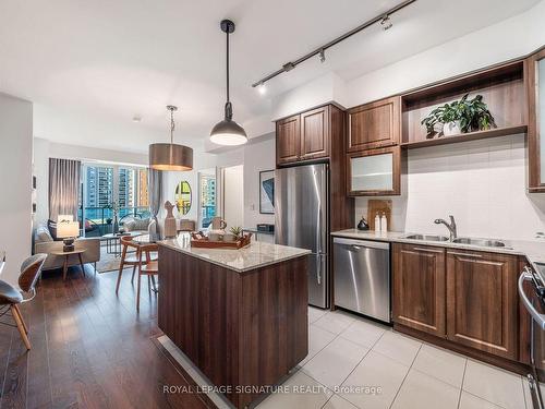 608-500 Sherbourne St, Toronto, ON - Indoor Photo Showing Kitchen With Stainless Steel Kitchen With Double Sink With Upgraded Kitchen