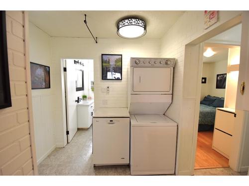 907 5A Street S, Cranbrook, BC - Indoor Photo Showing Laundry Room